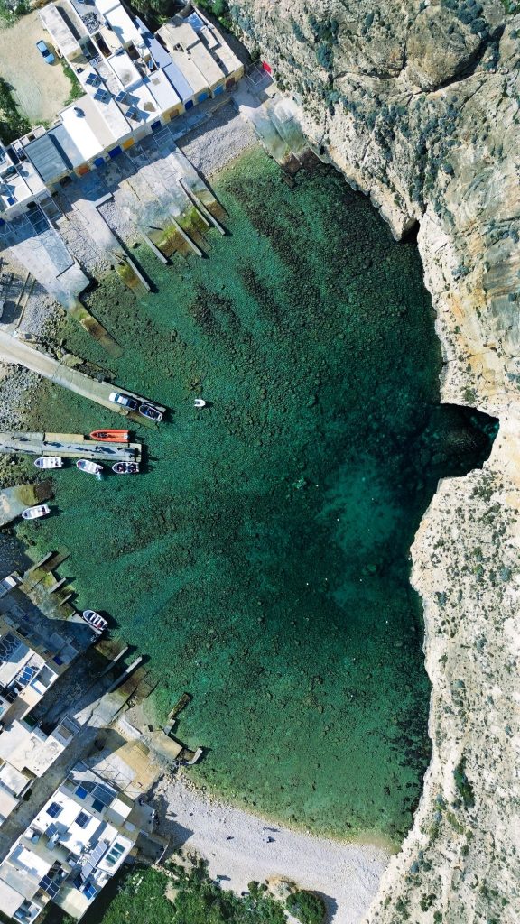 Inland Sea w Dwejrze na Gozo z lotu ptaka
